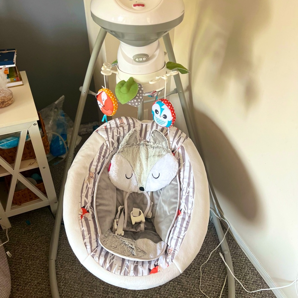 Fisher price Fox 2 soothing motion swing